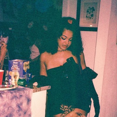 Screenwriter. AD. Photographer. Visionary. Producer @keirakinner is the other side of me 💫