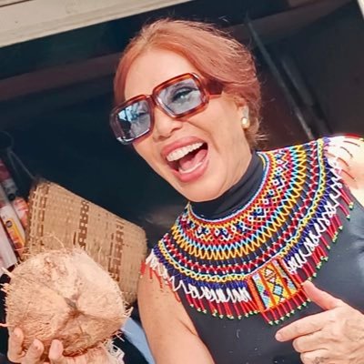 Artista Visual. Economista. Melómana. Escribo crónicas gastronómicas. Cocinera en Leo, Creadora de Funleo, gastronomía para el desarrollo.