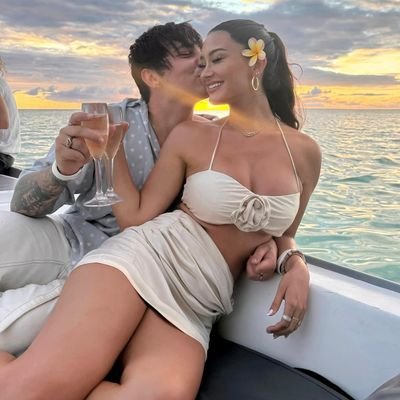 ShesSoAngelic's profile picture. I'm just a girl in a world. ♡ | She/Her pronouns | Friendly Writer | Parody Account