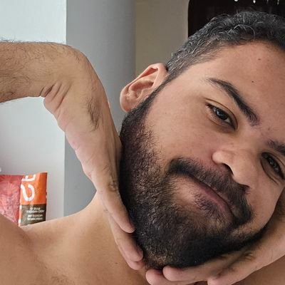 Aqui não tem lógica nem interna, nem externa, nem adjacente, tangencial, nada.
