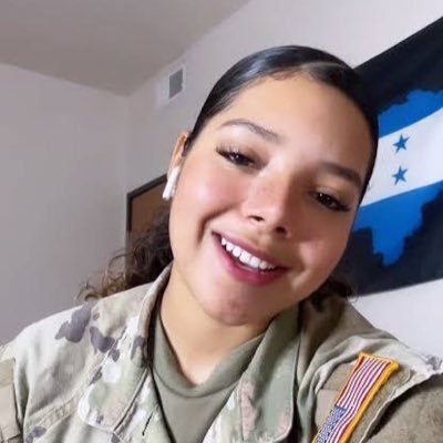 DuniaSanto6132's profile picture. 🇭🇳 Born in Honduras | 🇺🇸 Serving in the US Army | Duty • Honor • Country