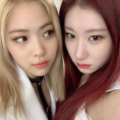 love_itzyyyy's profile picture. 05 / #류진 #채령 コンイルズ🐱🐾