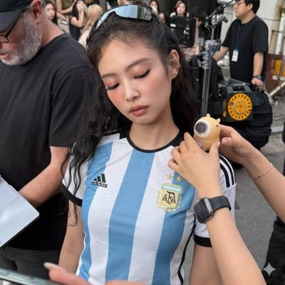 mi sueño es comer unas salchipapas con Jiwoong, seventeen, jennie, enhypen y chanyeol