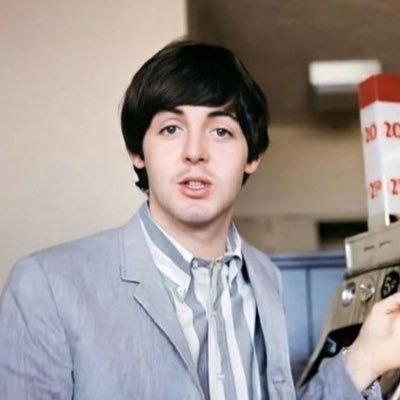 Hello!!
My name is Julia ^_^
I really like the beatles!