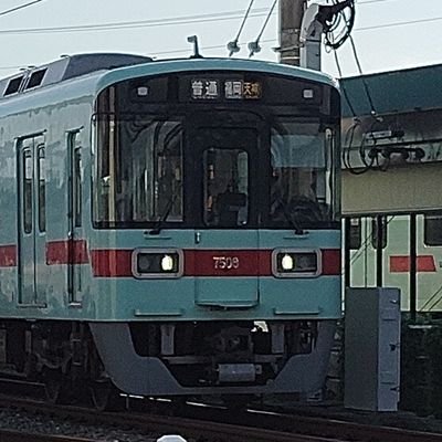 急に挨拶すいません。宜しくお願いします🙇自分は、西鉄電車が大好きです。2002年の10月12日生まれです、誕生日の日付は、間違っております。ご注意下さい。
良くツーイートします。後めちゃくちゃ喋ります。宜しくお願いします🙏