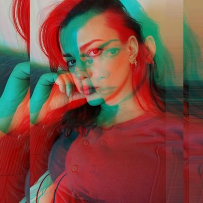 Baktığın benim, gördüğün sensin.
Unumu eledim, eleğimi astım. Emekli Heimlich Uzmanı 🥁 İroni bilmeyen giremez.