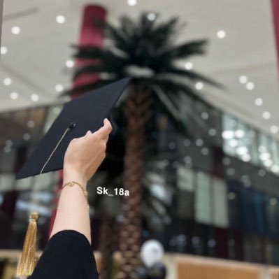 أنا عُكاز نفسي أستقيم وأقيم . بين الكتب📚. الحساب تحت الحماية القانونية. أي استخدام غير مصرح به يُعرّض للمساءلة القانونية.