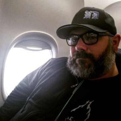 Proud Dad ⢠Religious | i give Fatherly advice ⢠+Size ⢠I'm Lovable, Generous, kind and i also enjoy Good vibes ⢠to Telegram me š https://t.co/IEyk8eXSts