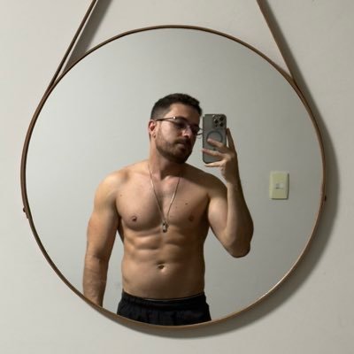 o twitter me barrou alegando que eu era menor de idade (novamente) 📷 eizatto