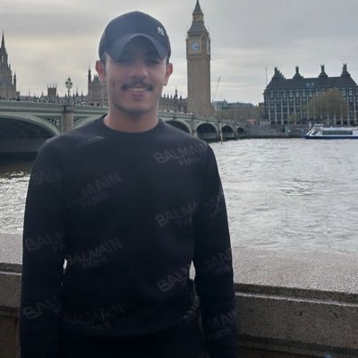 ان مررتم من هنا فأذكروني بدعوه🌹