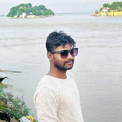 ।।संघर्ष ही जीवन है,सेवा ही लक्ष्य है।।
समाज और राष्ट्र के लिए समर्पित जीवन
नेतृत्व करने के लिए उम्र नहीं,साहस, क्षमता और शिक्षित होना चाहिए।