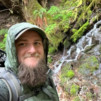 Husband and Father, Travel Enthusiast, Former Marine, Seattle Sports, Part of @BigTenMafia & @TheCFBMafia