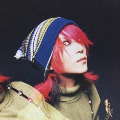 hide本命 学生18↓ DM返しません 雑多 ツイ消し多 無言フォロー失礼します‼︎ 病みます😿 タメ大歓迎です♡