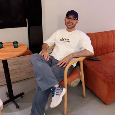 Neurosurgery Resident | Research geek, +200 cites, +200 surgeries | Coldplay; Sky full of stars 🌌