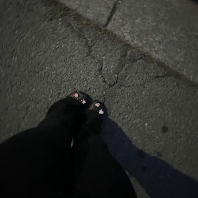 hii! im selling feet pictures , tittie and ass and can do any and all custom content! 🎀🌸