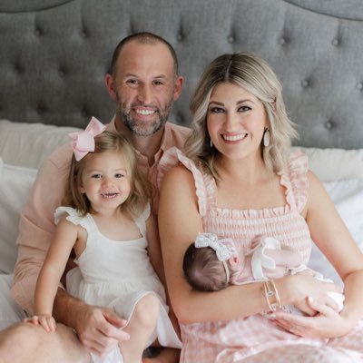 Former bball player-Campbellsville U. Dr. of Physical Therapy-Bellarmine U. Louisville. Yankees. Lamar & the Ravens. Physical Therapist. Amateur meteorologist.