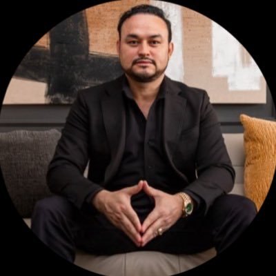 CEO en @Bitwisesv en #ElSalvador | Asesor @Empresarialuees | Trader e inversionista estratégico💹 | Educador en Blockchain/IA