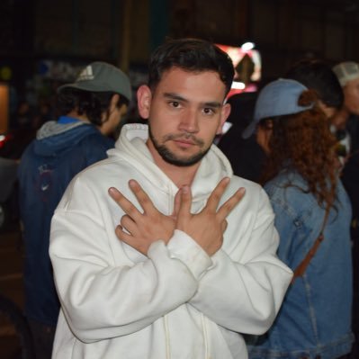 24 años // Periodista e intento de freestyler // Santa Fe, Arsenal, Boston Celtics // amor por el Hip Hop // Ahora en El Tiempo