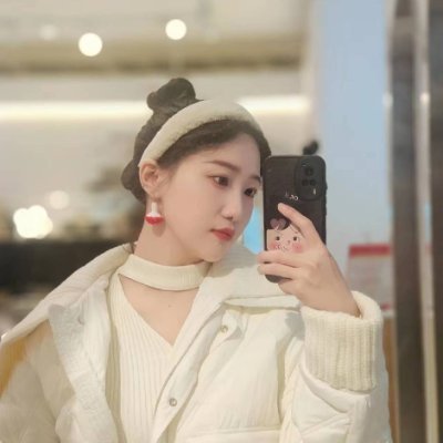 MasiNaoufaT's profile picture. Blockchain architect building decentralized autonomous