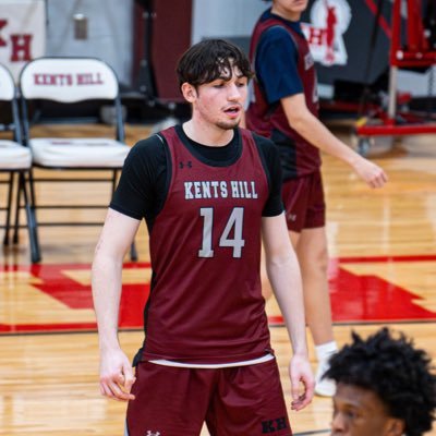 6ft 9 Forward 235lbs - @ Springfield Commonwealth Academy -🇺🇲Class of 2027 Insta @robgedroge Insta@j.a.c.k978🇬🇧