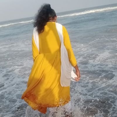 தவறான நம்பிக்கை அதிக ஏமாற்றத்தை கொடுக்கும்.!
உடைந்த மனதை அன்பென்ற பெயரால் மேலும் உடைக்காதீர்கள்.