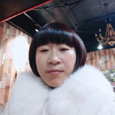 NicholkaLee's profile picture. Web3 educator building dApps