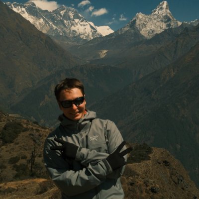 0x4UA's profile picture. in code i trust