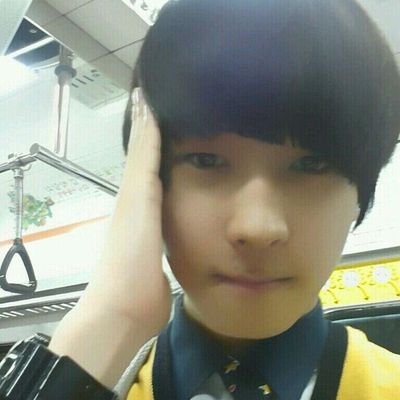 cwesvt's profile picture. lagi galau berat, sudah memasuki era sebong wamil