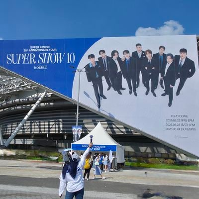 drown in sapphire blue ocean
💙ㅅㅈ💙
personal account but mostly (re)tweeting about ㅅㅈ 💙 ㄷㅇㅅㅅ💚🍀