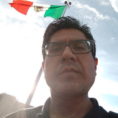 Ingeniero Químico. Apasionado por la vida, la ciencia y la literatura, especialmente por la ciencia ficción. Cinéfilo y bibliófilo, administrando proyectos.