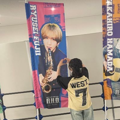 krj_8710's profile picture. 