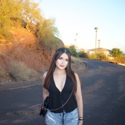 not_camilaw's profile picture. 