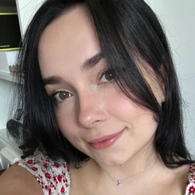 Je suis une femme sympa et attentionnée ouverte à tout