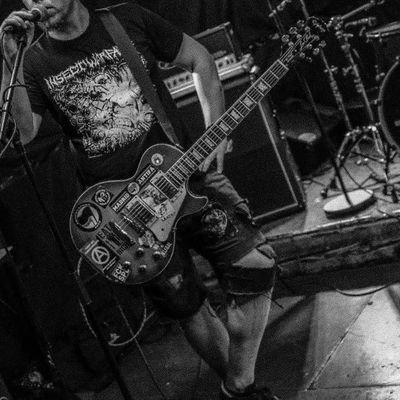 ☢ Musician ☢ D-beat/Crust addict ☢ Book lover ☢ ¡No pasarán! ☢ 🌱 ☢
☮//♥//Ⓐ