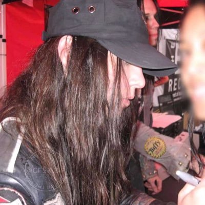 17🖤🦇| honouring the legacy of Joey Jordison🥁🎸 | media, magazines, videos etc🖤🦇 | DMs are always open, but just be respectful | alt: @ritualistict🖤🦇