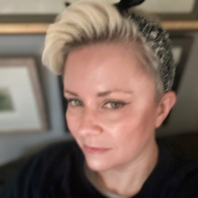 her for kvinder hver dag korsfæster jeg mig selv fik nok skyldfølelse til at starte min egen religion/ Red Clydesider