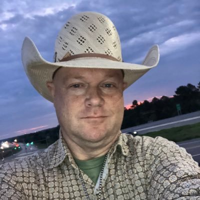 JUST A GOD FEARING GOOD OL COWBOY WHO LOVES GOD,RODEO,RED DIRT MUSIC & OUTDOORS! ALL GRIT NO QUIT! HONKY TONK AF! 🤠🇨🇱🐴🐂🍺🥃