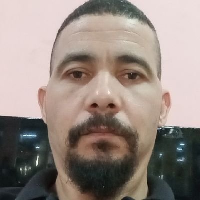 حماده يحب نشر السعاده على الجميع وتشجيع كل ما يجعل يومي سعيد وتكوين صدقات بشكل جاد وصادق