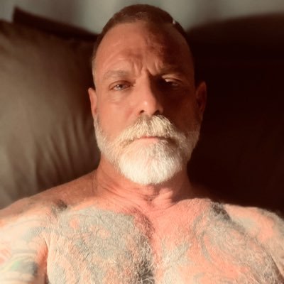 Small town dad. Lover of furry men with furry butts. 18+ please. Definitely NSFW. Seriously, it’s all smut. https://t.co/vbNEomV4Th