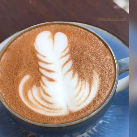 PilosoTopasyo's profile picture. the fat unicorn in a field of fit horses.