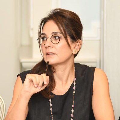 Bilgi size güç verir, ancak saygiyi karekterinizle kazanirsiniz.