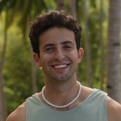 JaredSmall_'s profile picture. creative | entrepreneur | enjoyer of real life
current side quest: ☕️ w 100 strangers around the 🌍