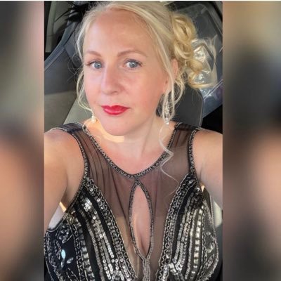 👩🏼🦽Disabled👩🏼🏫exTeacher🚺(so-called)TERF❤️family/friends🏴☠️Depp fan 🏋️♀️Independent 📺true crime👩🏼🎓1st class with honours🗳️politically homeless