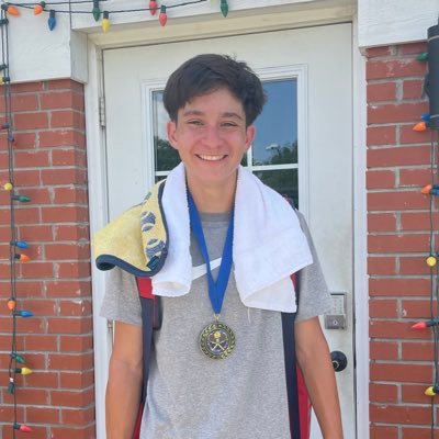 MaxHavens0915's profile picture. Aspiring college tennis player, Sophomore Houston High School Germantown, TN, 5’ 9”, 120lbs, Honors Academy student with a 4.4 GPA, French Fed. Circuit 2025