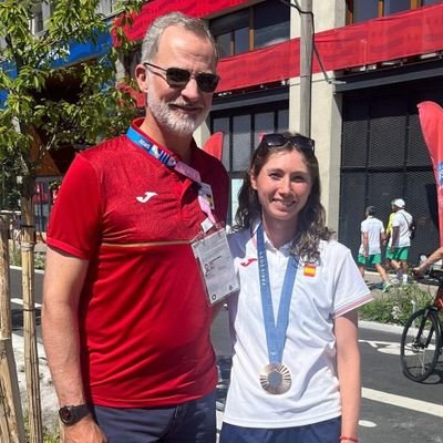 Nacida en Chisinau 🇲🇩 y torrelaveguense de corazón. Medallista olímpica 🥉. Doctorada en partidos de dobles de primeras rondas.
Me la pelan los patrocinadores