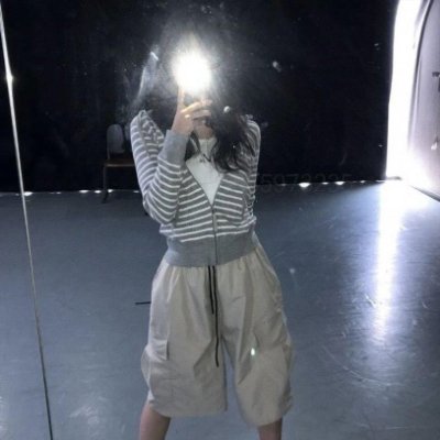 yui051585973235's profile picture. 19🚺  156  C  誘われたい  ゲーマー  食べてください
 https://t.co/KR9tljSp6B