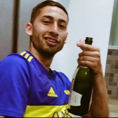 valen_066's profile picture. 