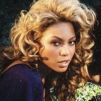 axxxoolotl's profile picture. 