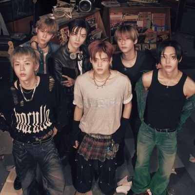 WERIISEUP's profile picture. IDOL!AU. It’s time to 𝐑𝐈𝐈𝐒𝐄 up! Hello, we’re 𝐑𝐈𝐈𝐒𝐄, ready to chase the light, break the limits, and make our own way.