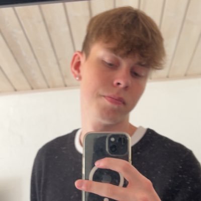 🇩🇰 17 y/o➡️Counter-Strike Player ➡️ FREE AGENT